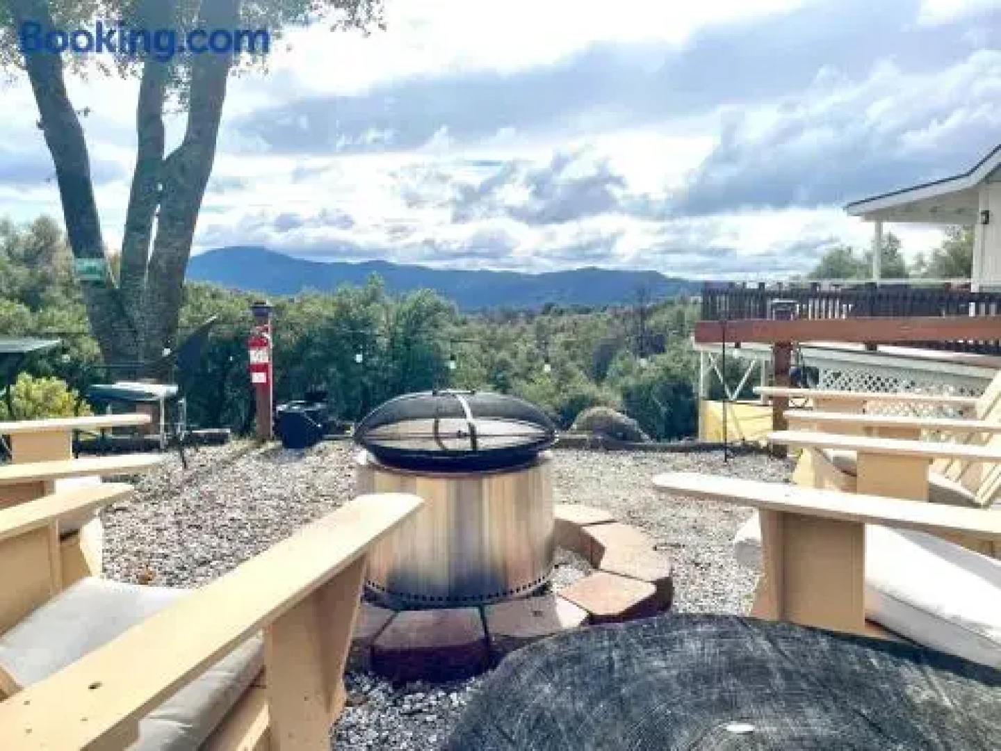 Sierra Mountain Lodge