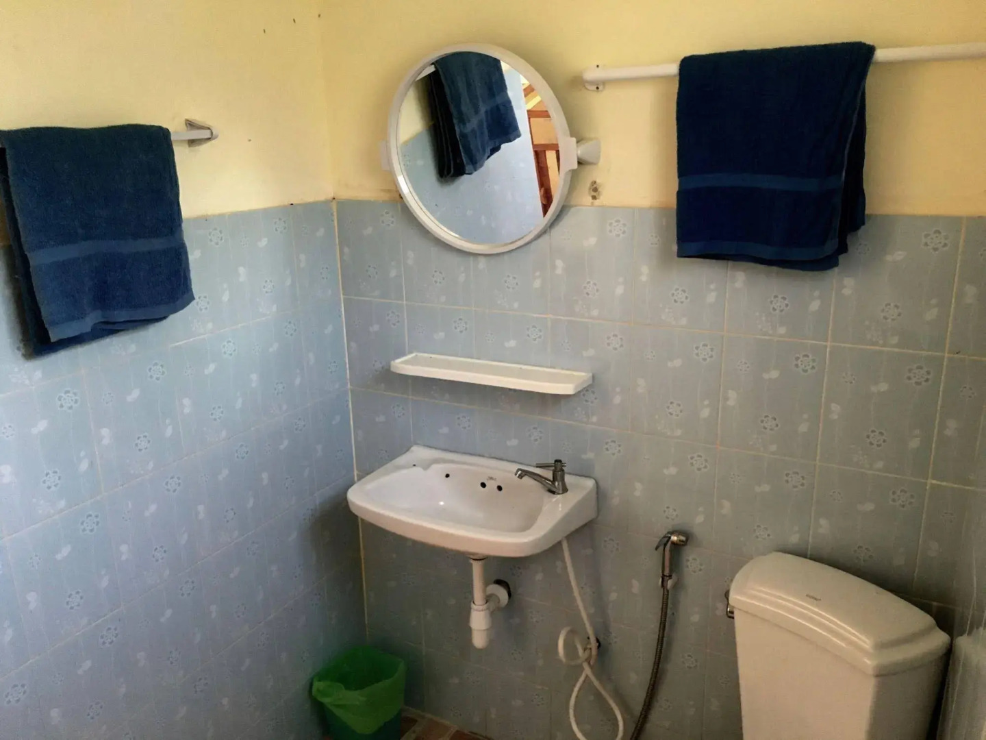 Banana Sunset Bar & Bungalows