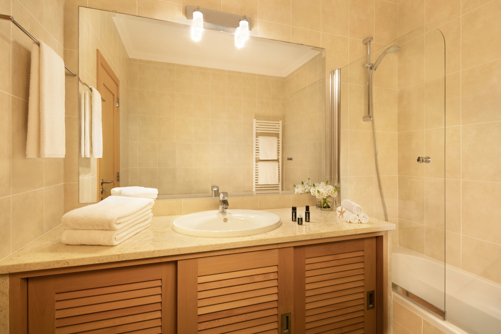 Praia Del Rey Golf And Beach Resort - the Village