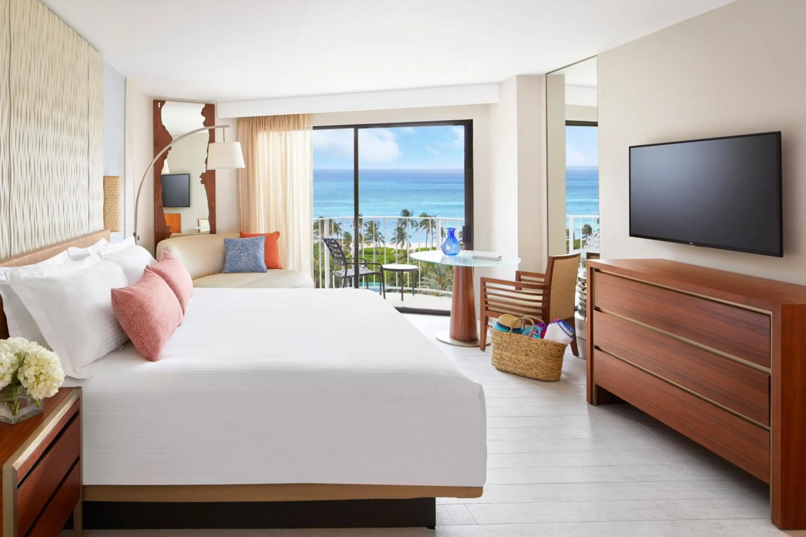 The Coral at Atlantis, Autograph Collection