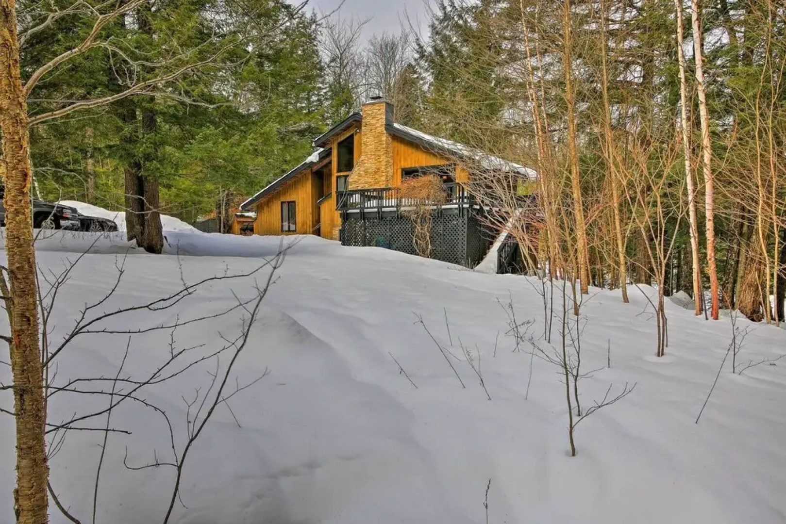 Jamaica Vacation Home w/ Deck: 8 Mi to Skiing!