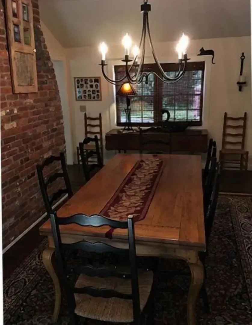 Unique Barn-style 3 Br Private 3 Bedroom Home