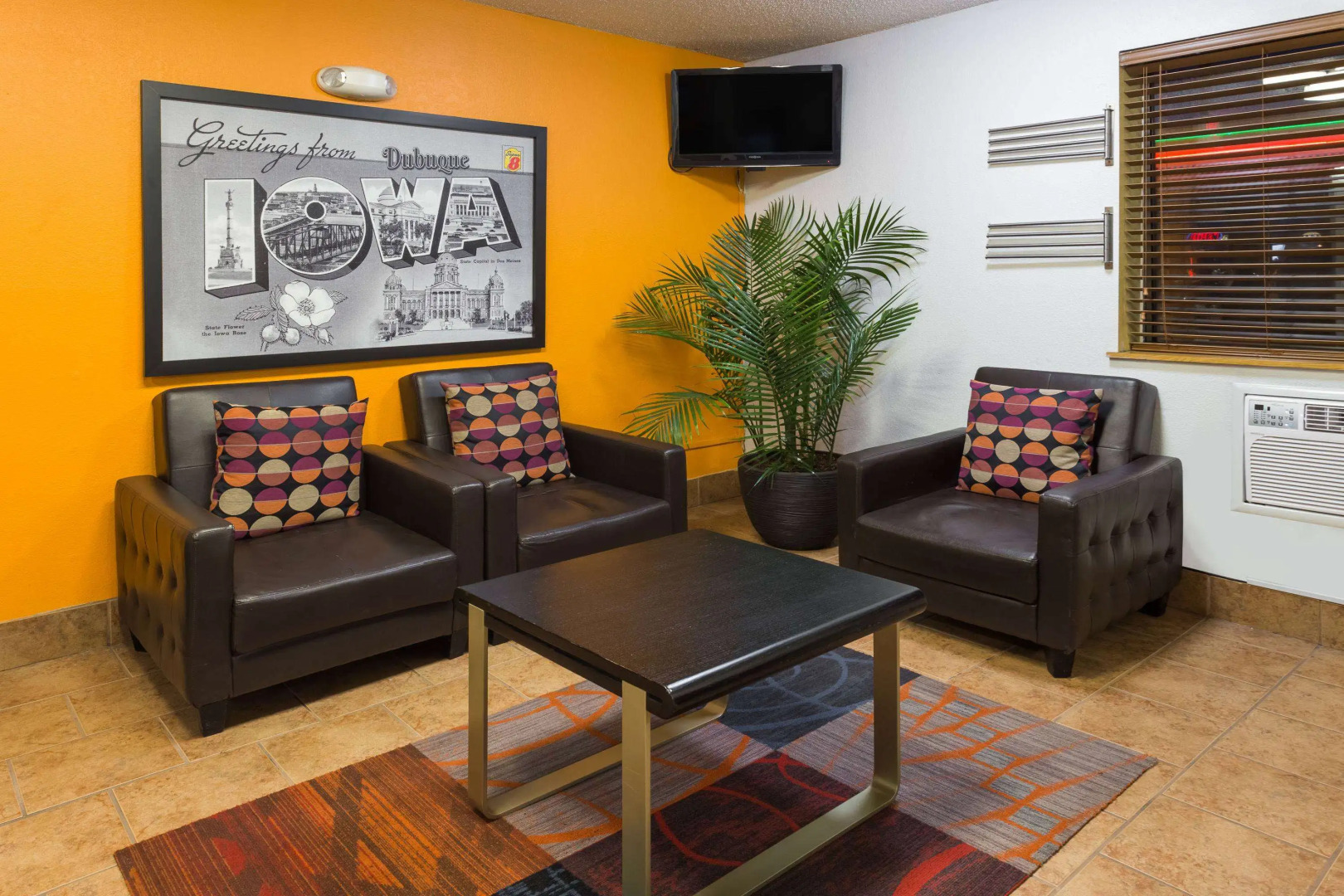 Super 8 by Wyndham Dubuque