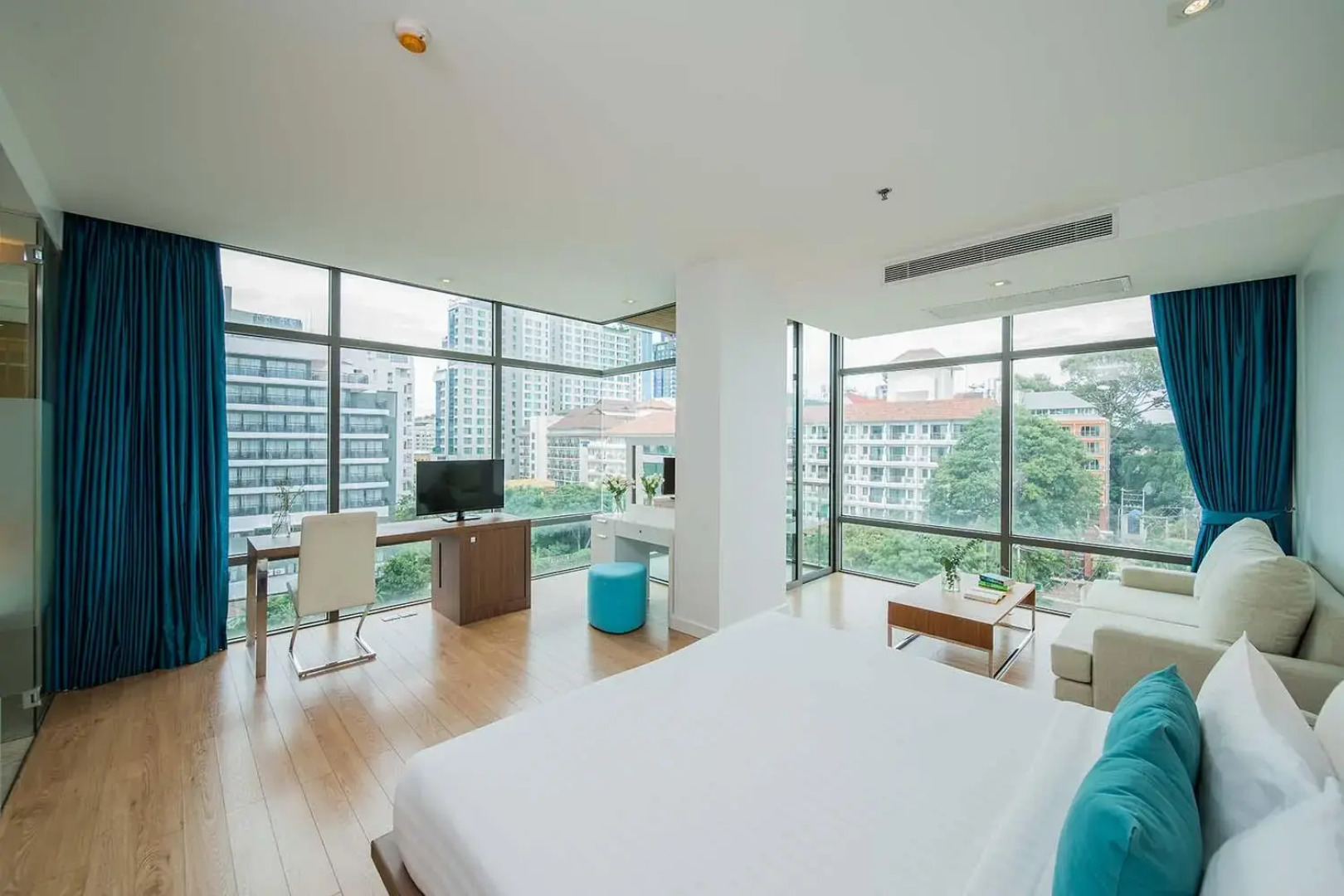 Seven Zea Chic Hotel