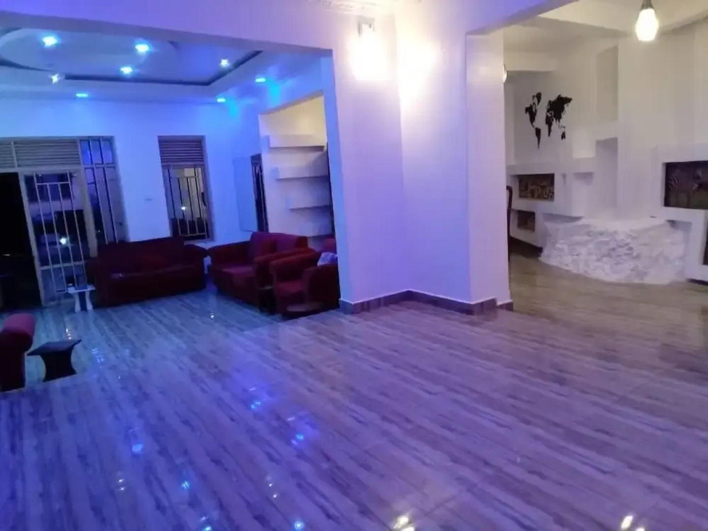 Queen Greenstars Apartment