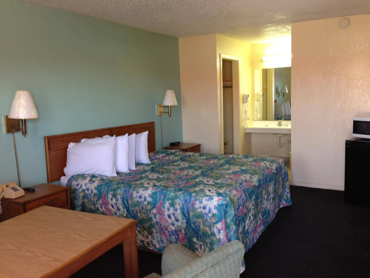 Super 7 Inn Siloam Springs