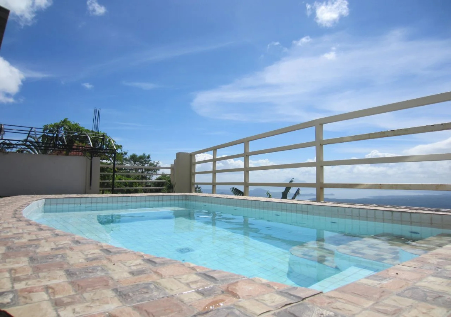 Splash Suites Hotel Tagaytay