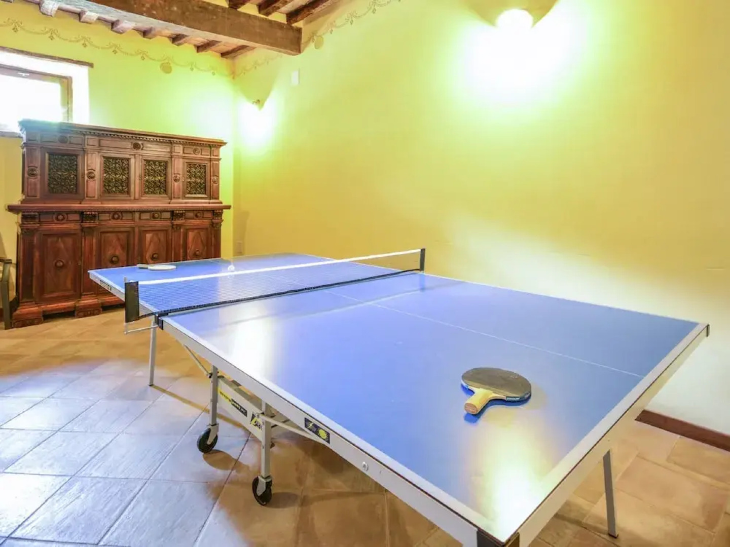 Modern Holiday Home With Pool