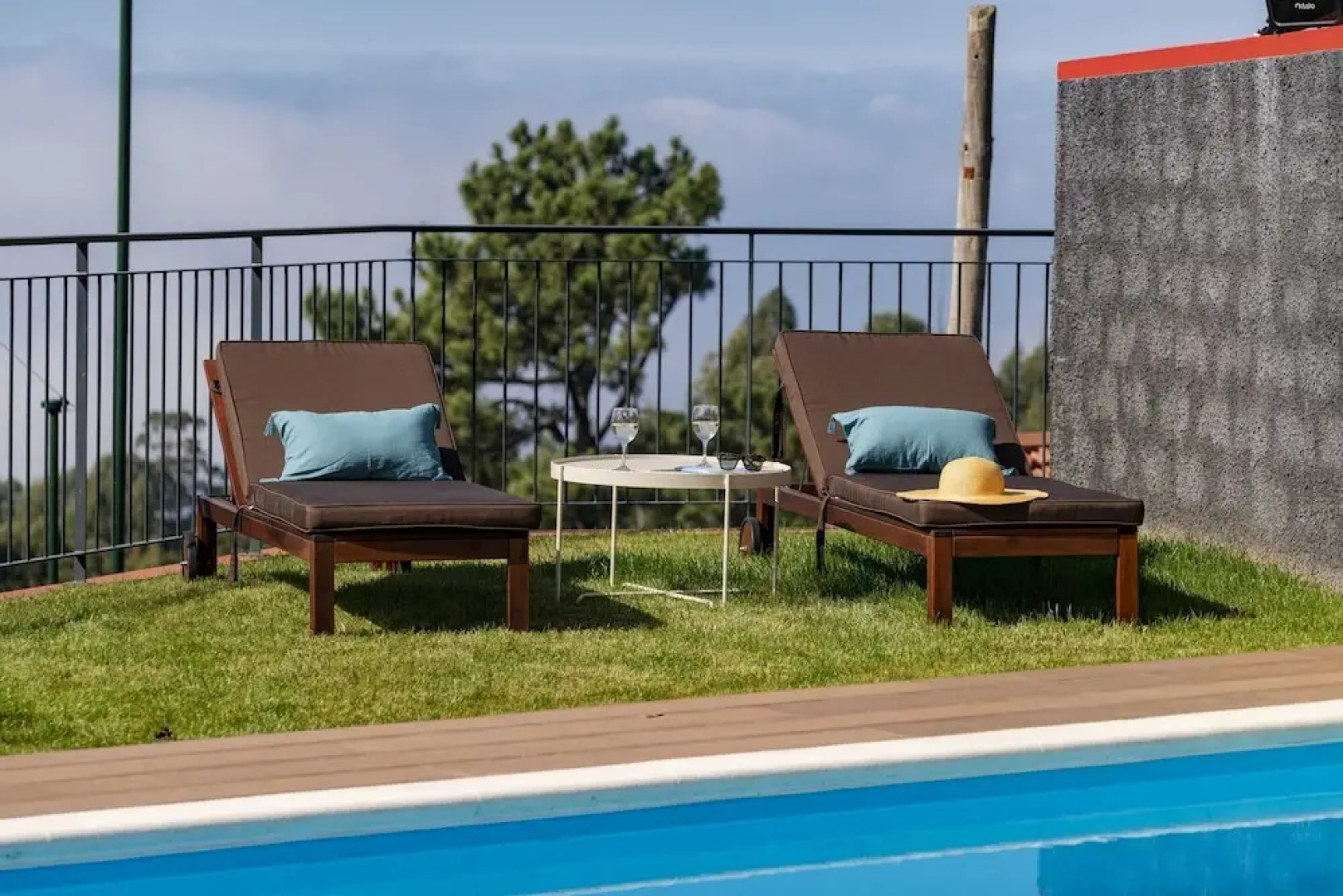 Felicidade Rocha I, for Families, With a Pool