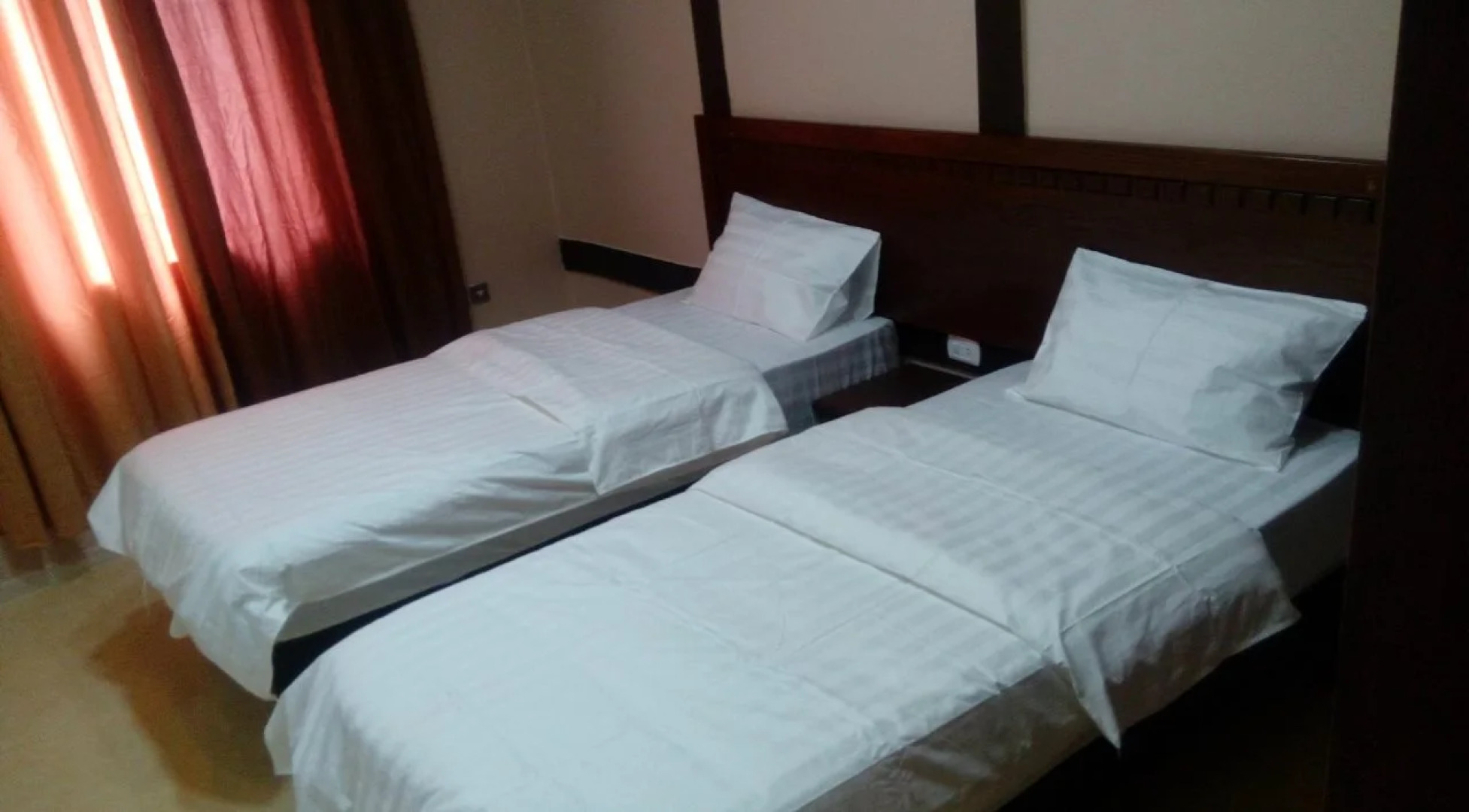 Al Fawanes Hotel Apartments