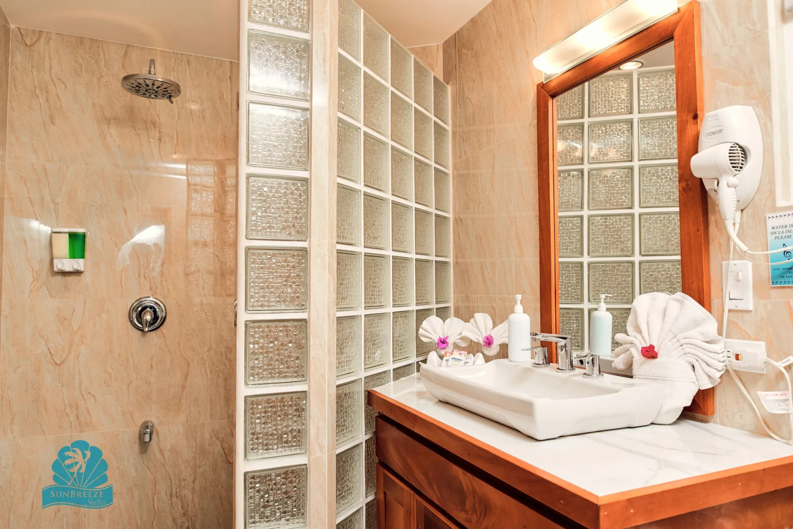 Sunbreeze Suites