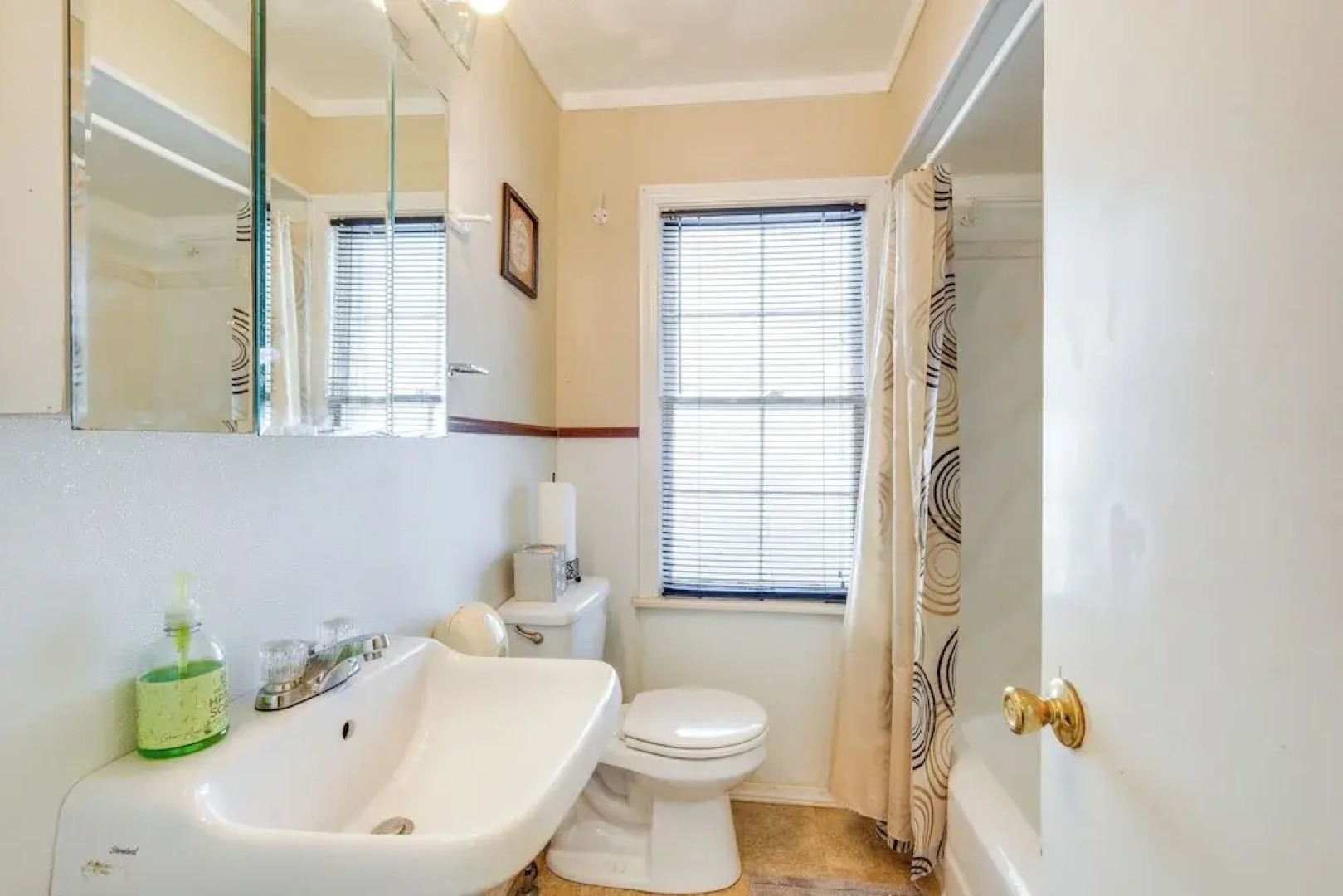 Cleveland Heights Home w/ Sunroom: Park Across St!