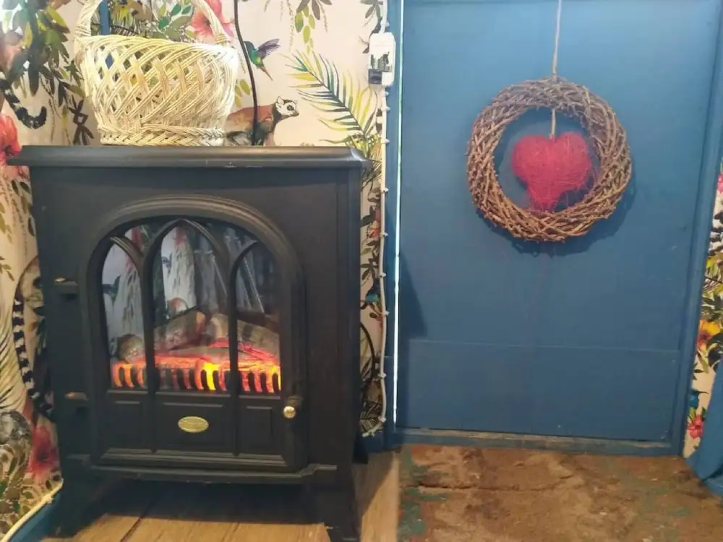 Pilgrims Shepherd's Hut - Goosewell Glynn Glamping