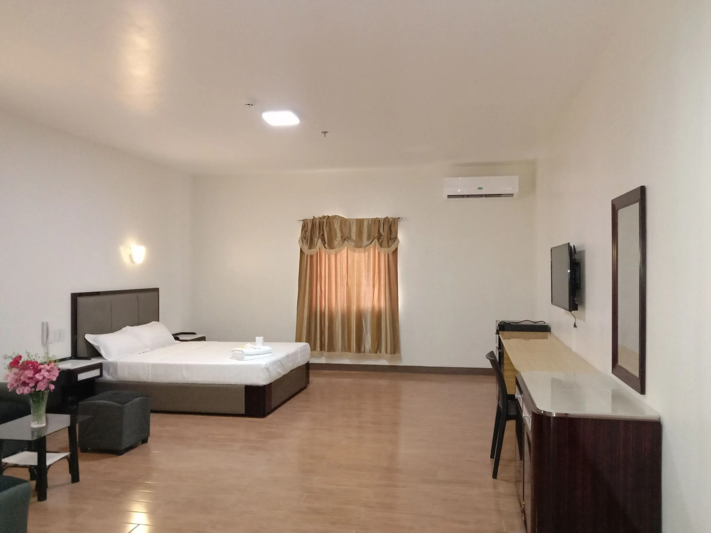 Meaco Royal Hotel- Lucena