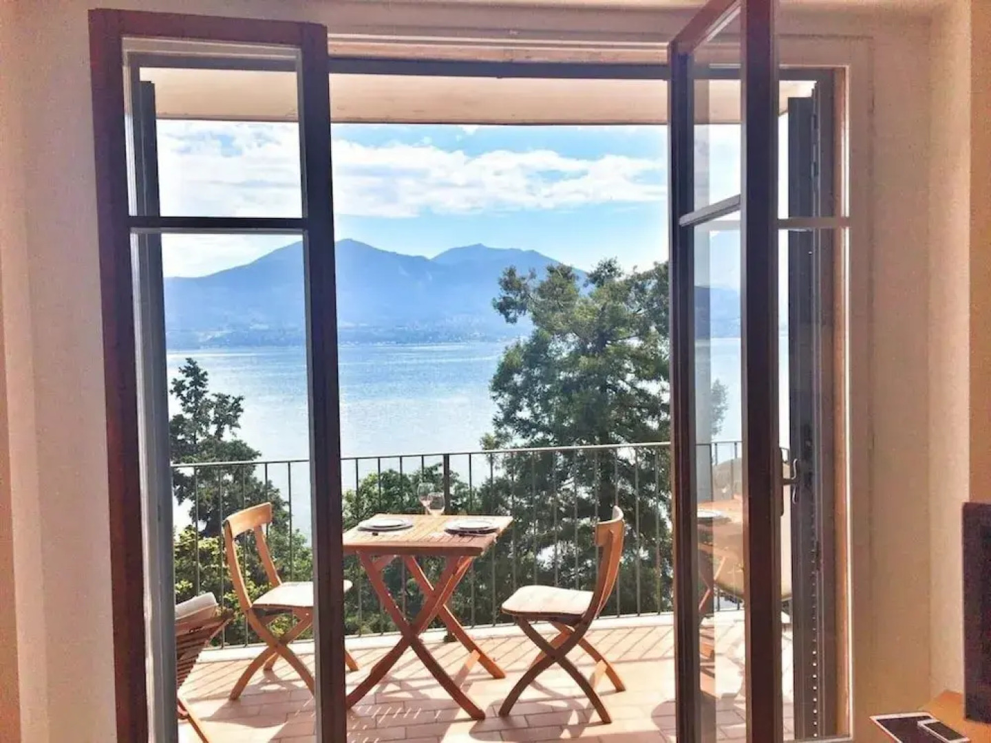Gioia Apartment With Lake View and Pool