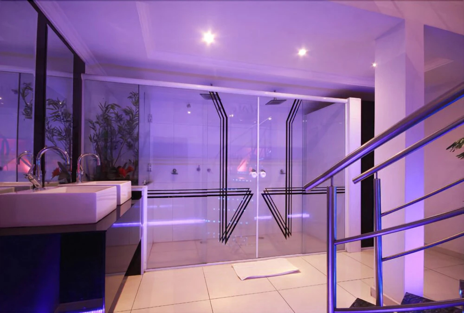 Illusion Motel - Adults Only