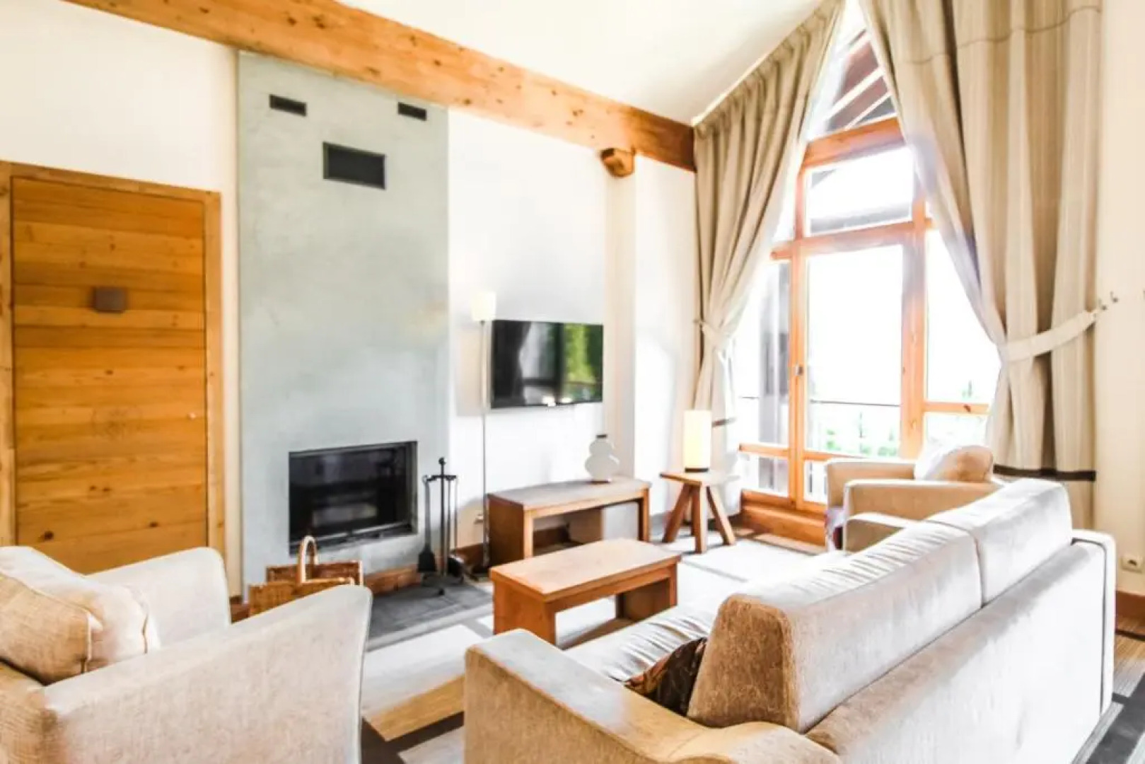 Private penthouse 2-bed Apartment, ski in and out in 5* Flaine Residence