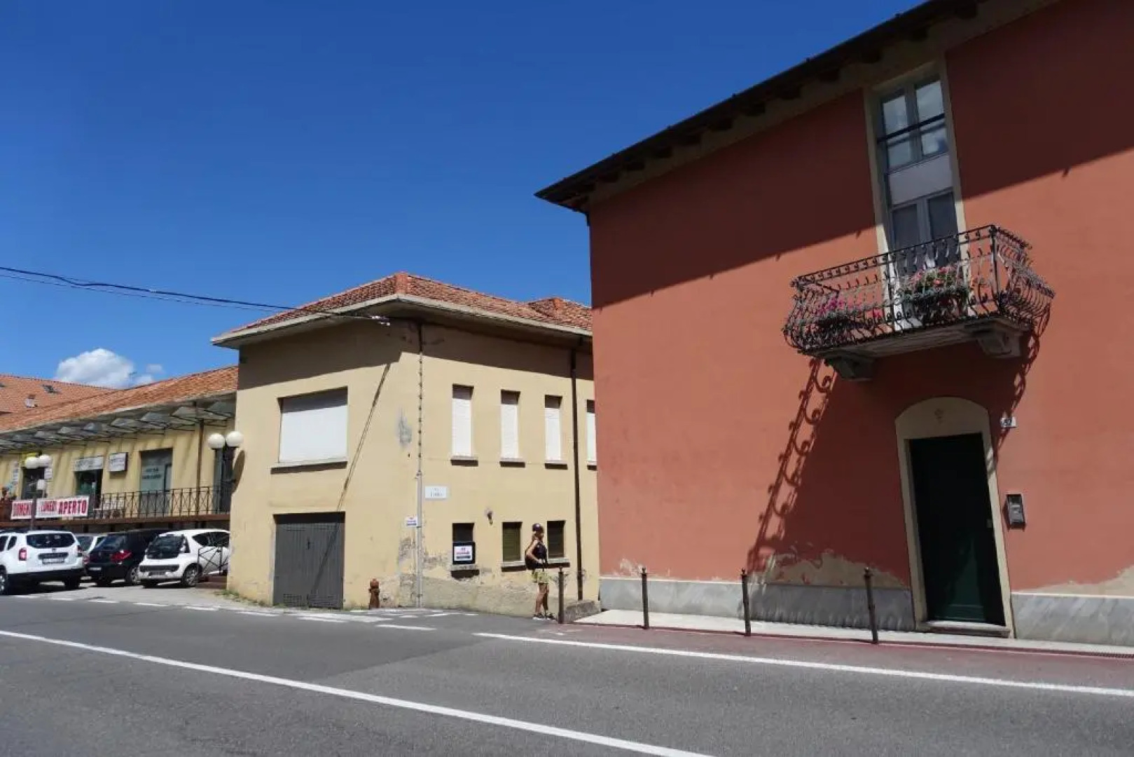 Lake View Apartments