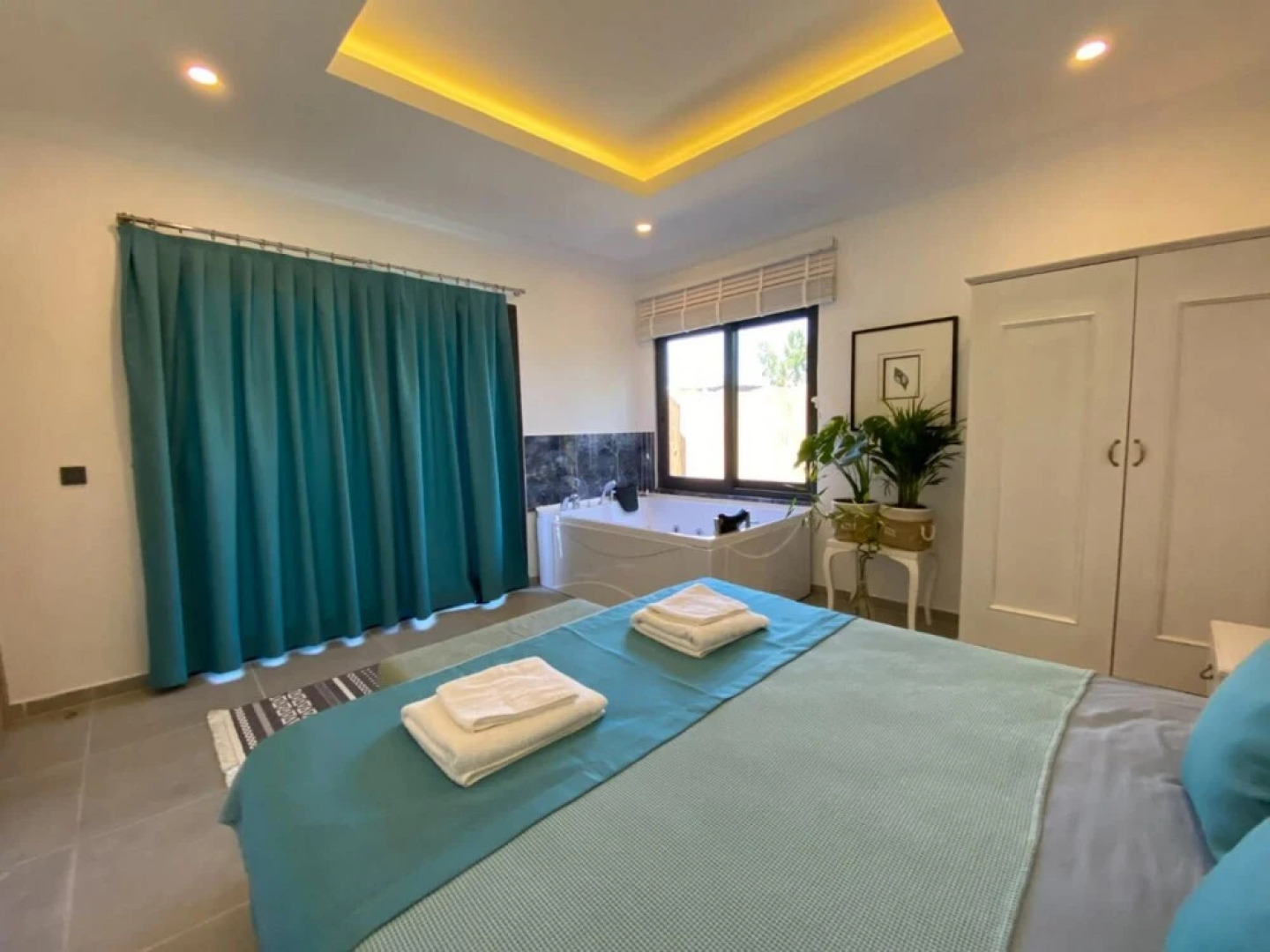 Villa With Jacuzzi Pool Backyard in Fethiye