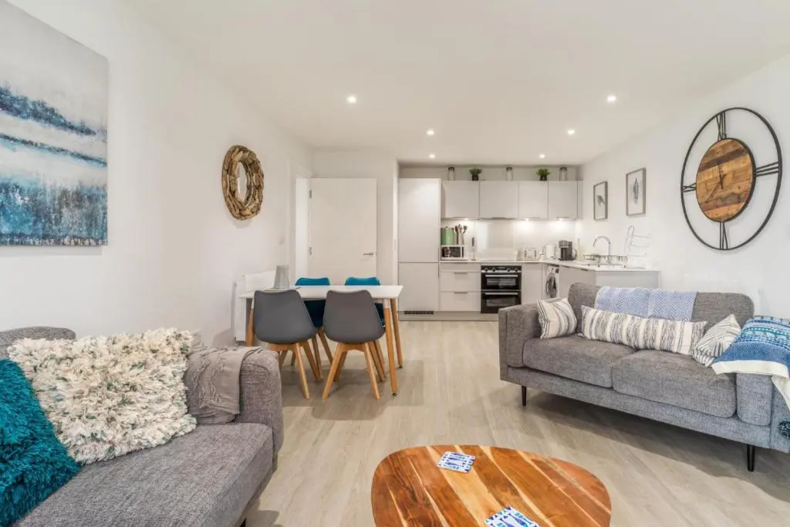 1 Putsborough - Luxury Apartment at Byron Woolacombe, only 4 minute walk to Woolacombe Beach!