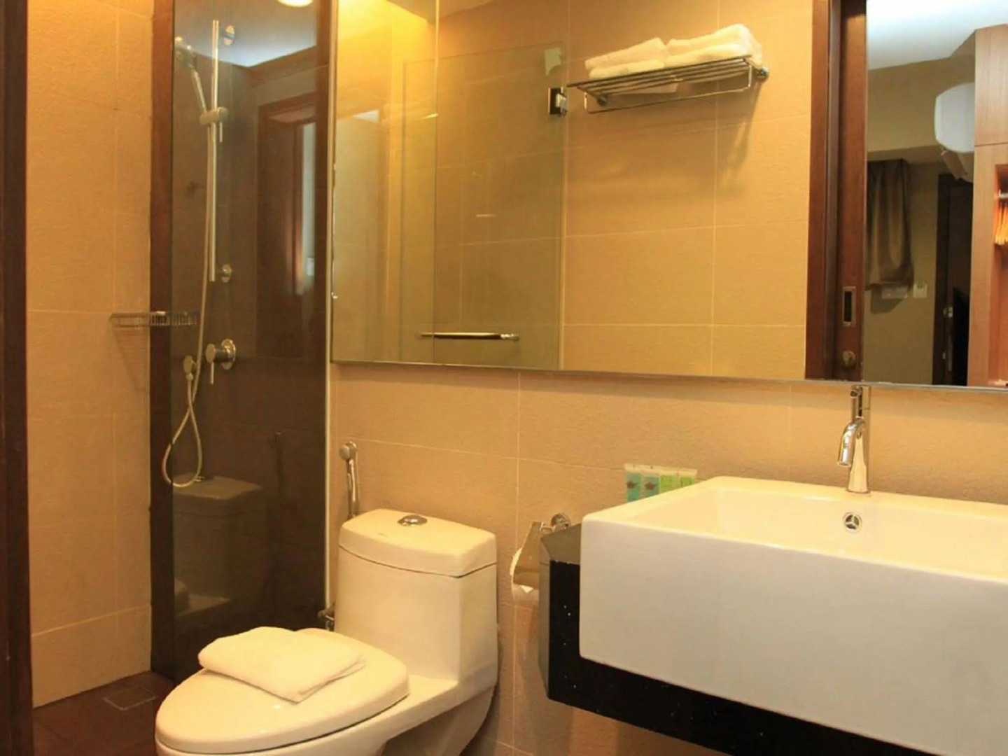 Likas Square Apartment Hotel