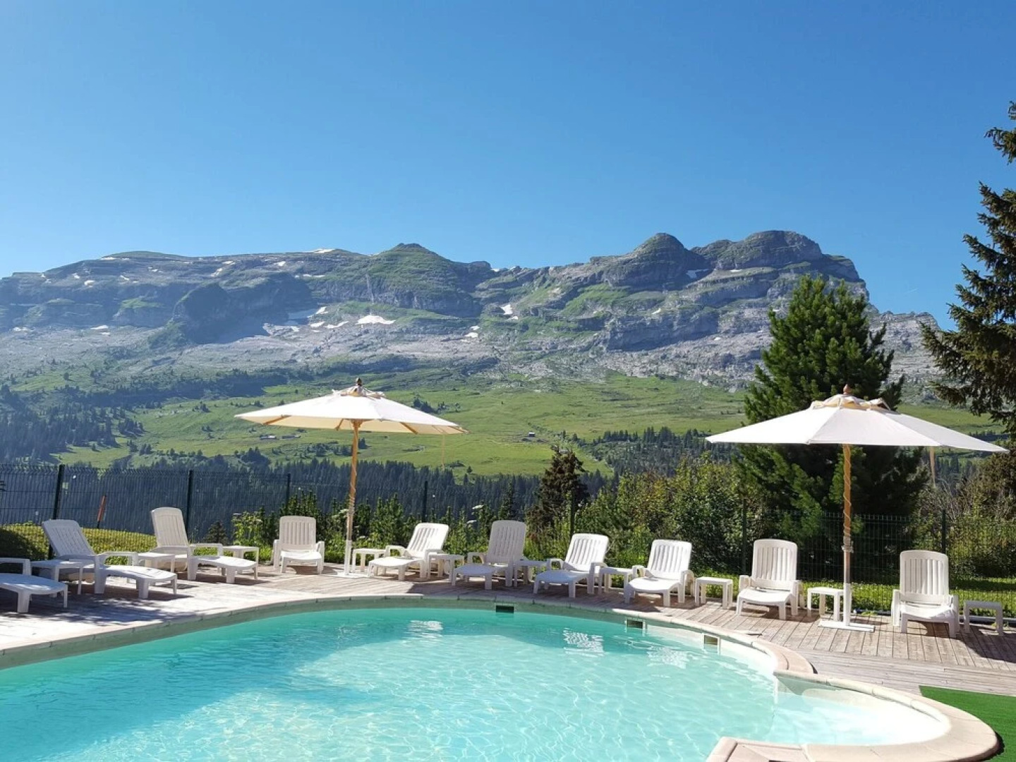 Large Apartment in Flaine With Swimming Pool