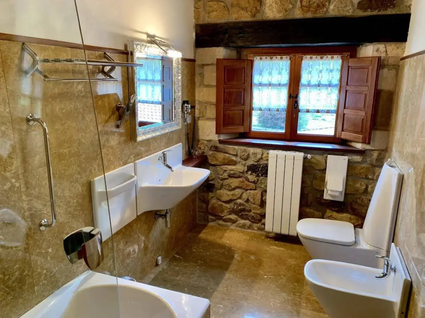 Akla Hotel Suites Valles Pasiegos