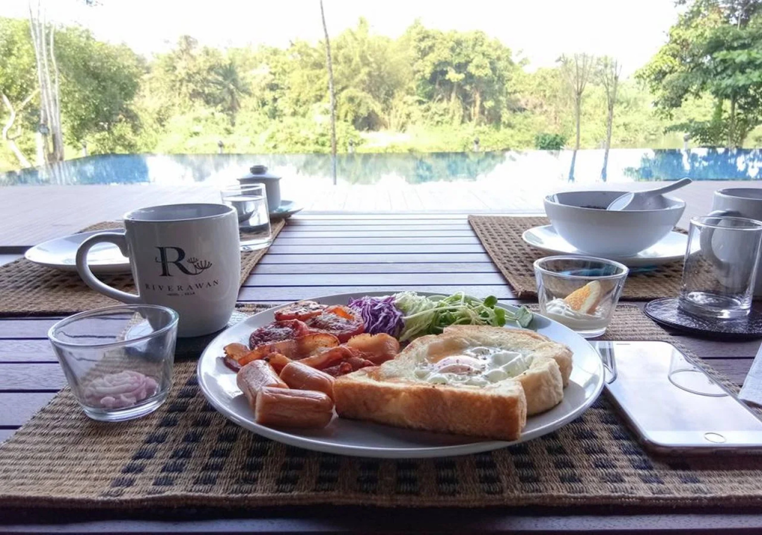 Riverawan Hotel (SHA Plus+)