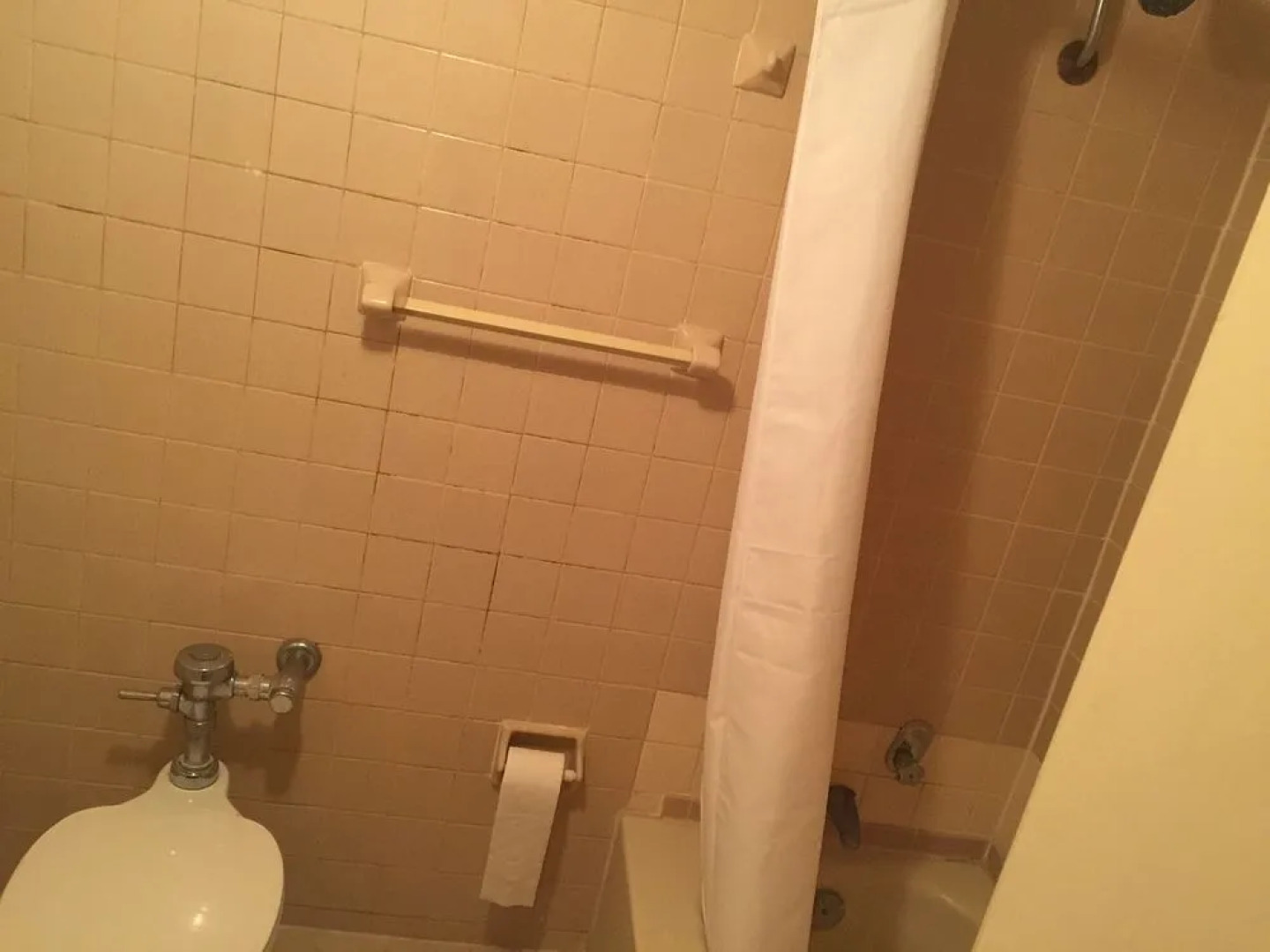 Red Carpet Inn & Suites - Muncie