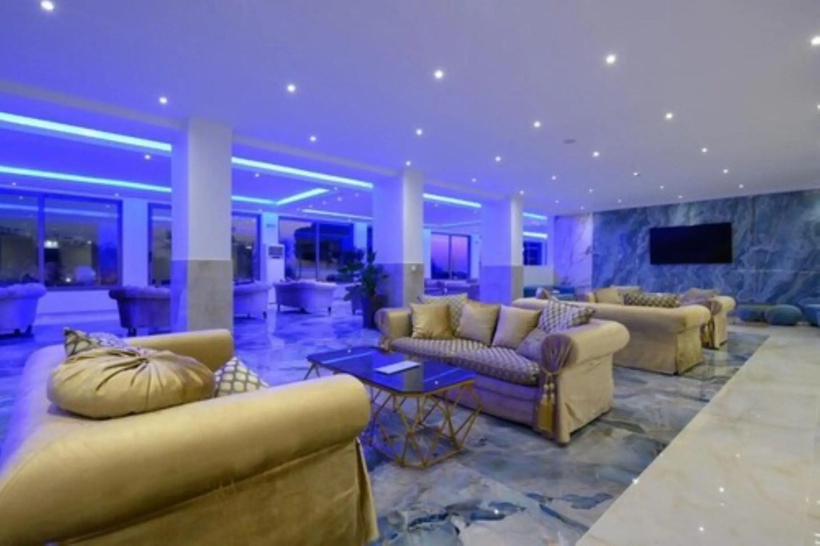 Ninos Grand Beach Hotel & Resort