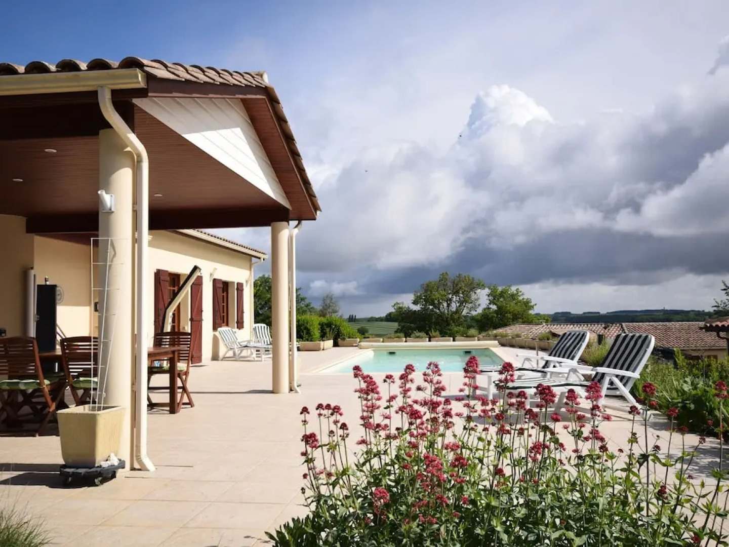 Modern Villa in La Romieu With Swimming Pool