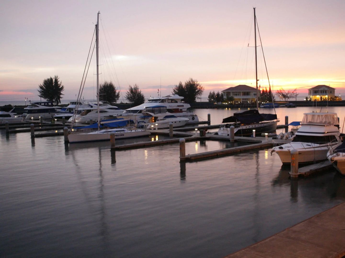 Avillion Admiral Cove