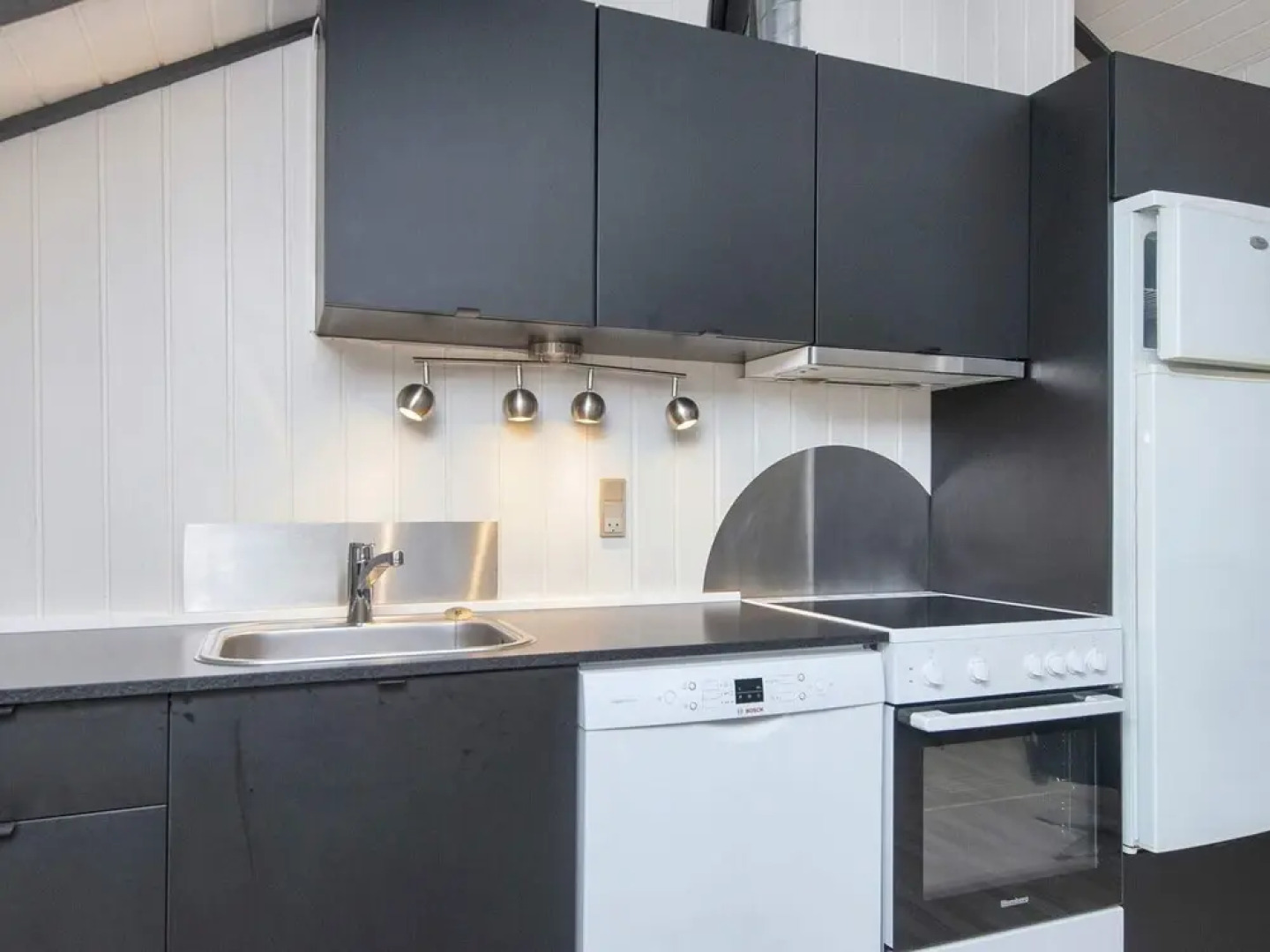 Scenic Fjord Retreat-by Traum