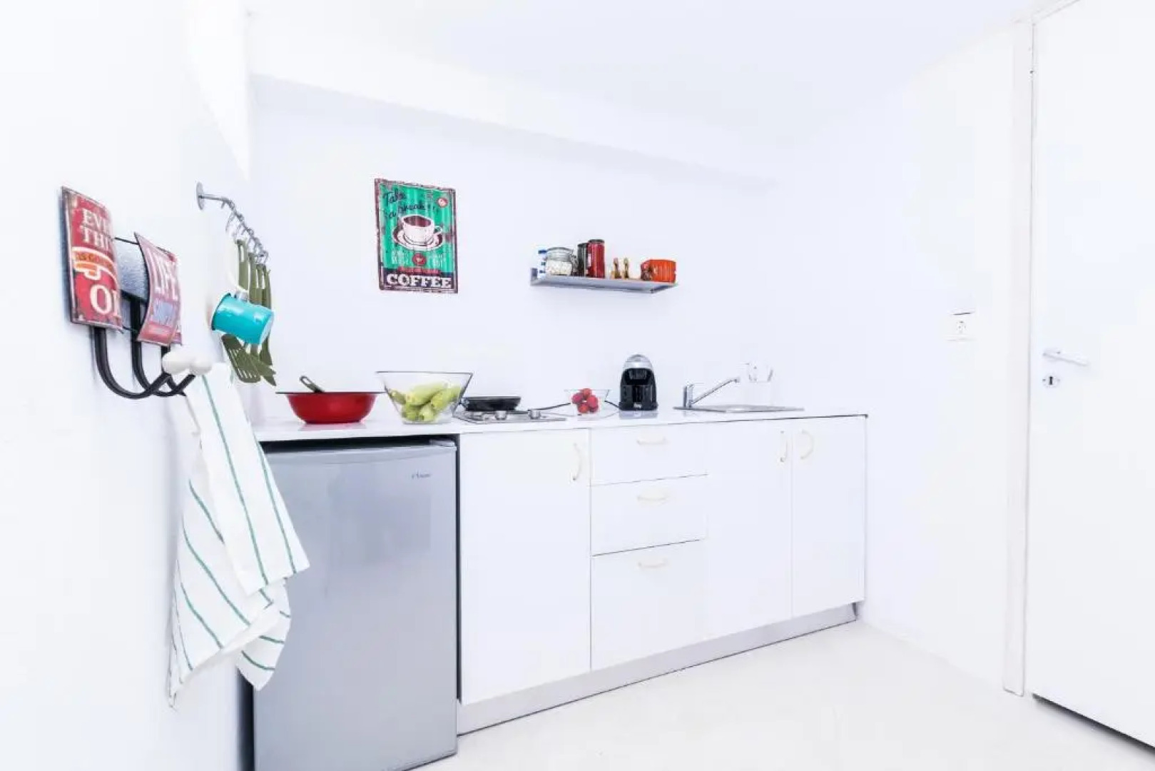 H4 horizon1 by K4 Kythnos