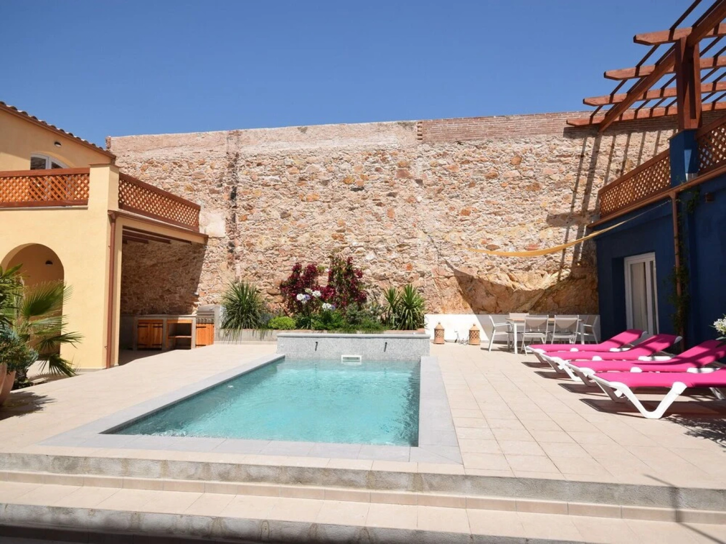 Beautiful, Authentic House With Large Patio and Swimming Pool, Near the Beach