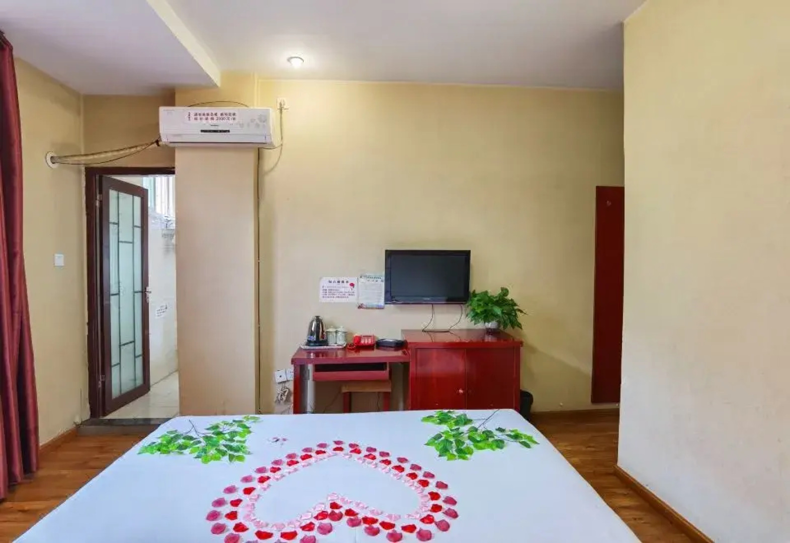 Donghao Hotel (Xichang tourism distribution center store)