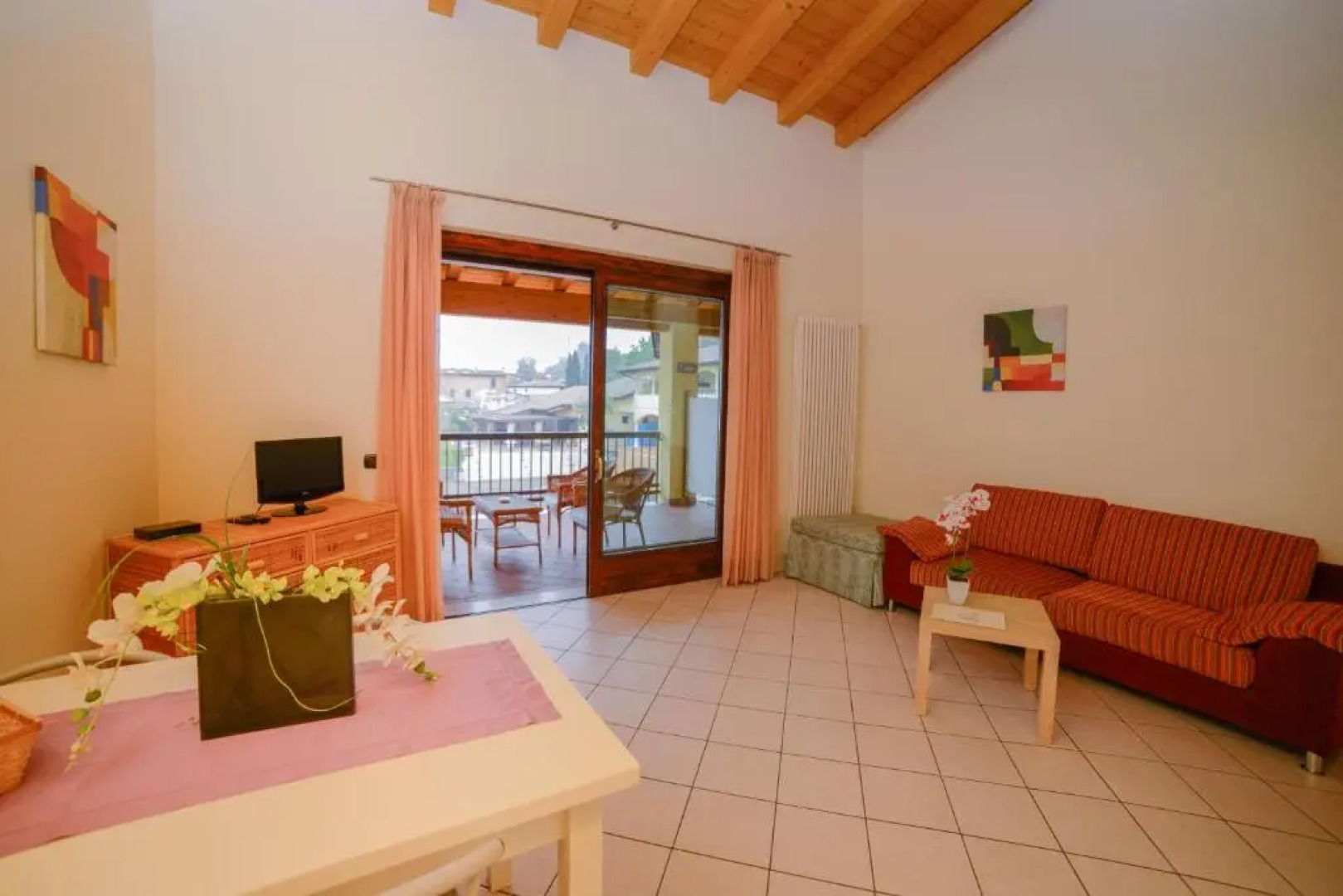 Отель AHG Donna Silvia Wellness Hotel