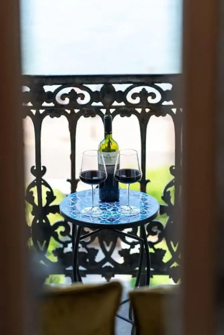 Stylish Beachfront Luxury With Sweeping Sea Views