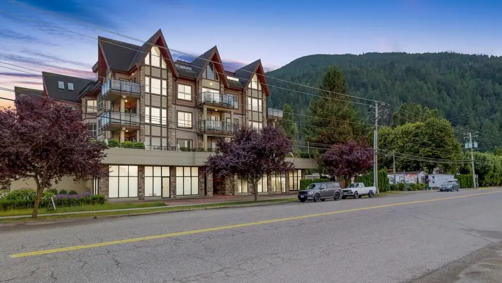 Harrison Lake View Suites