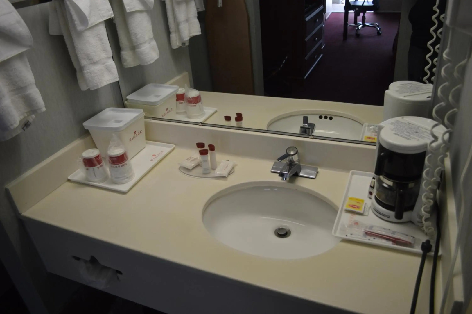 Red Carpet Inn Hazleton