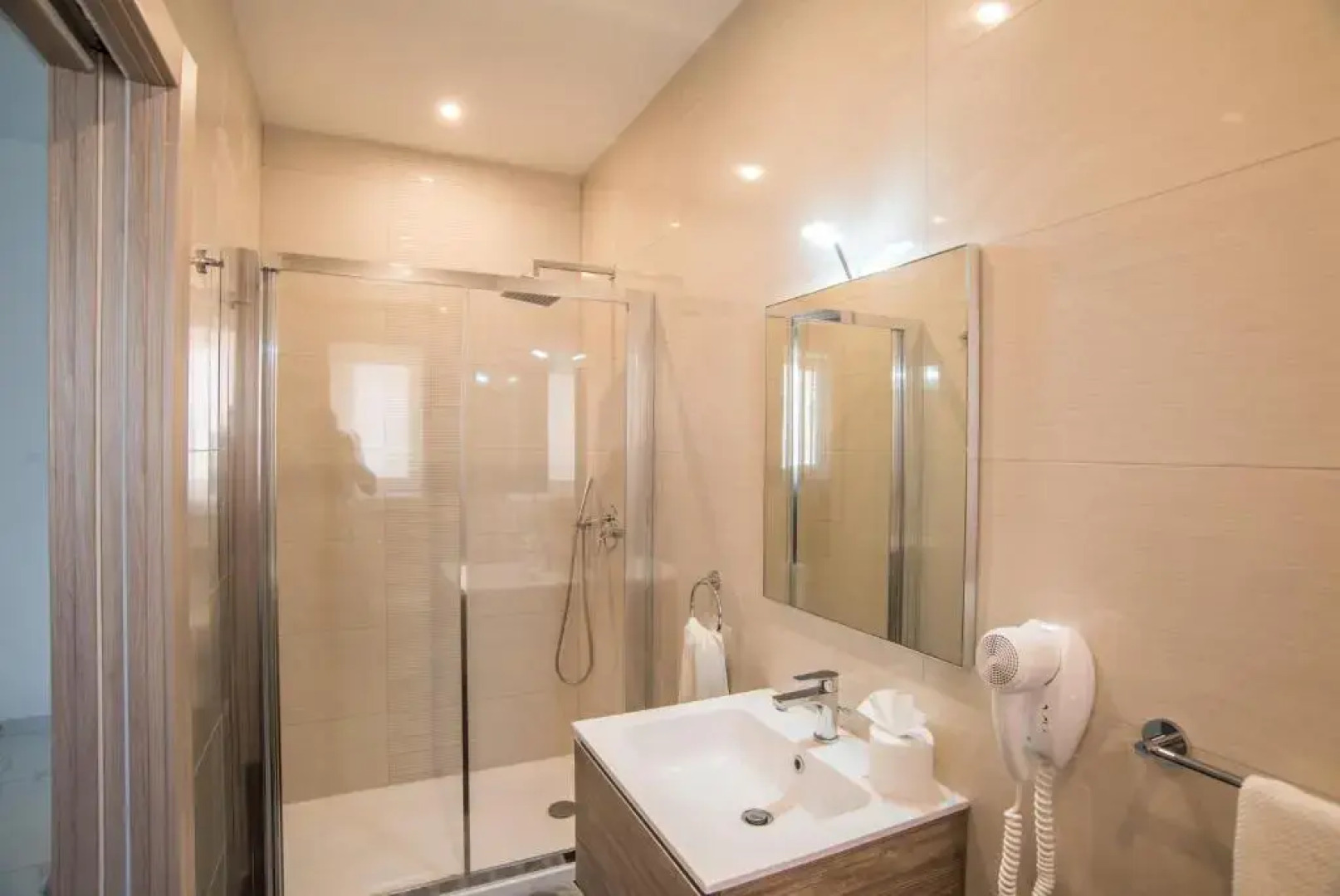 Sea Bank Villa Apartments