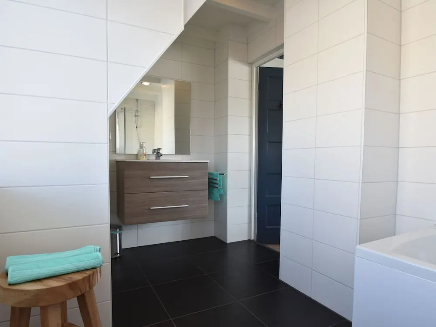 Elegant Studio Near Beach