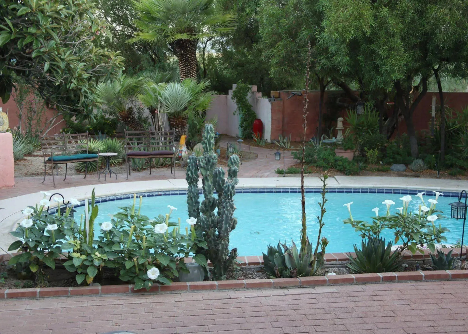 Azure Gate Bed And Breakfast