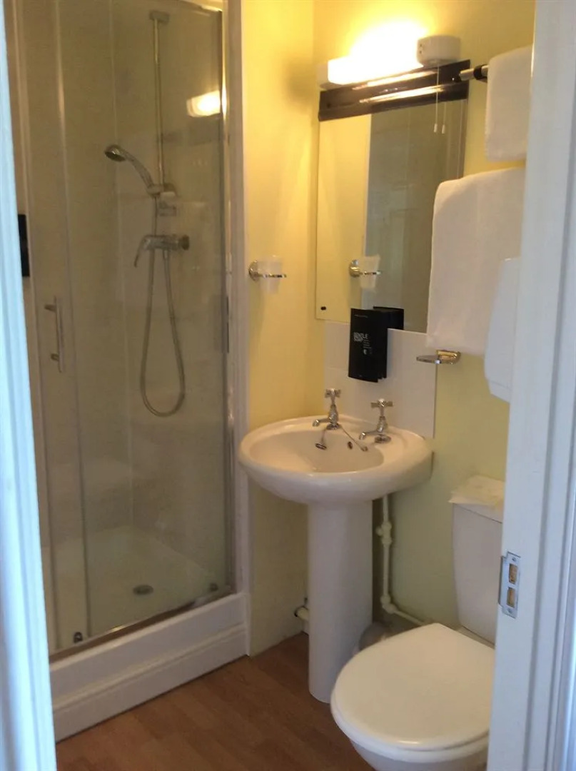 The Dark Barn Lodge - Guest House