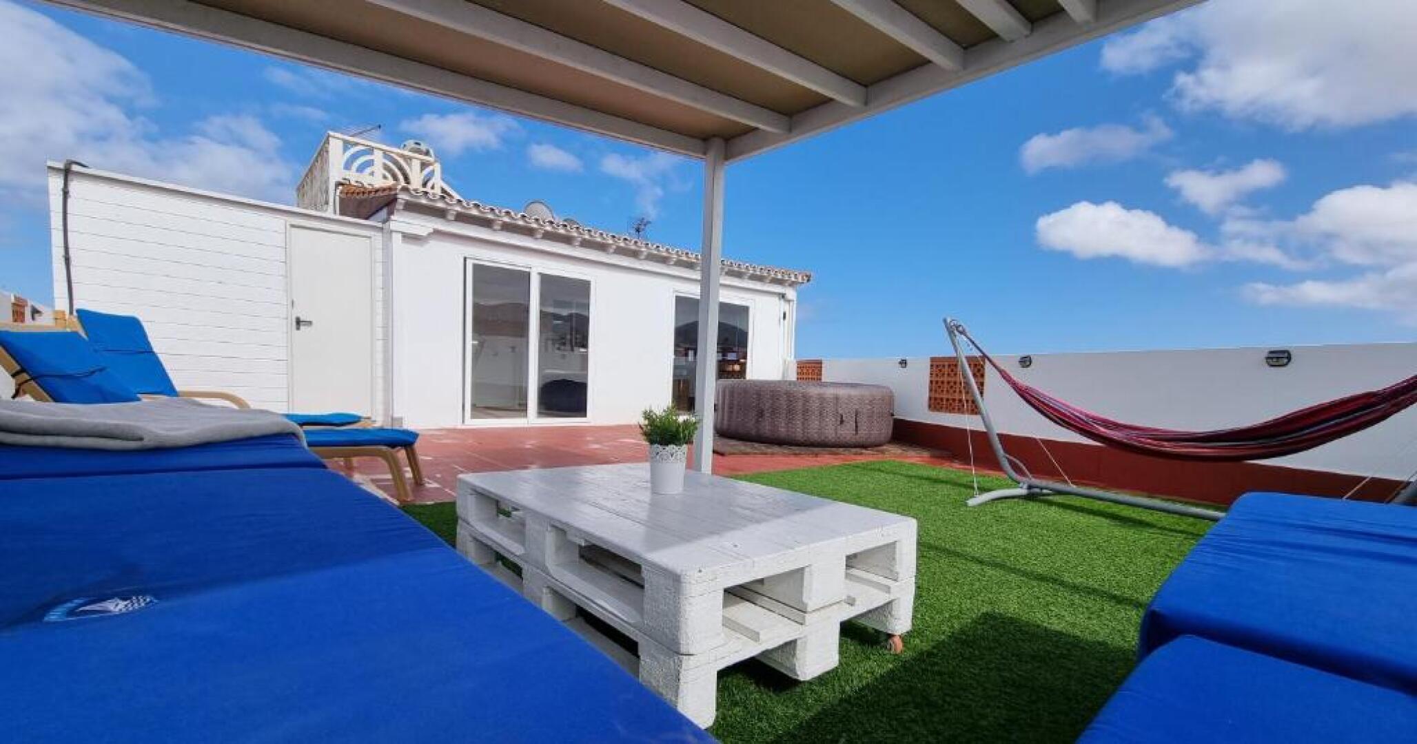 St George's House "Rooftop Terrace, Hot Tub, Love"