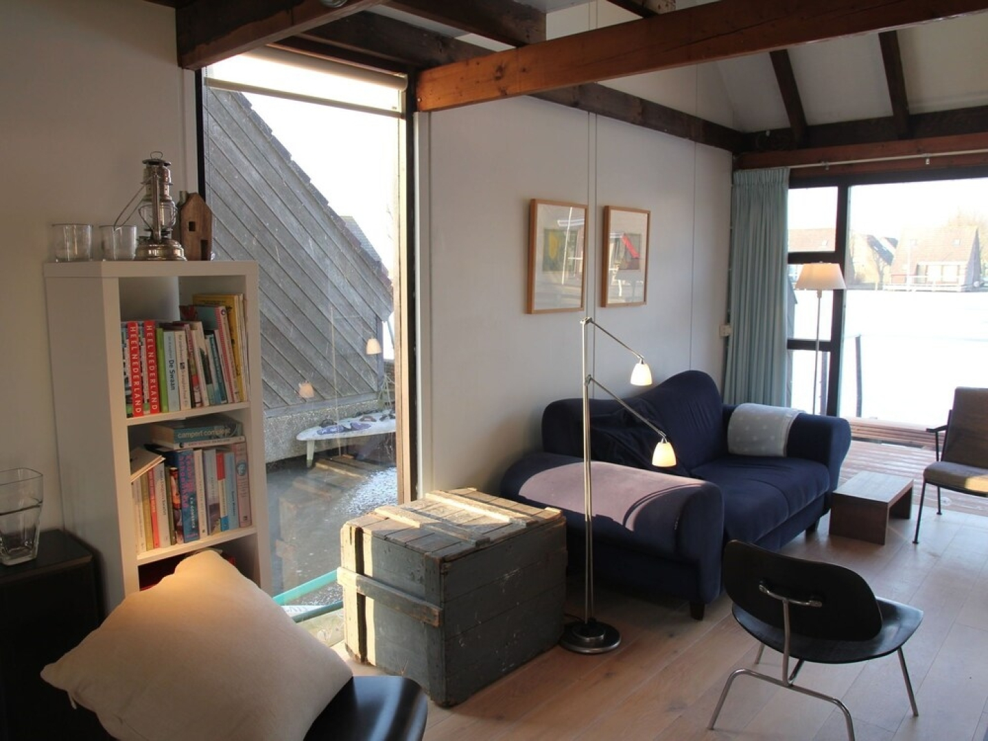 Gorgeous Lakeside Holiday Home in Gaastmeer