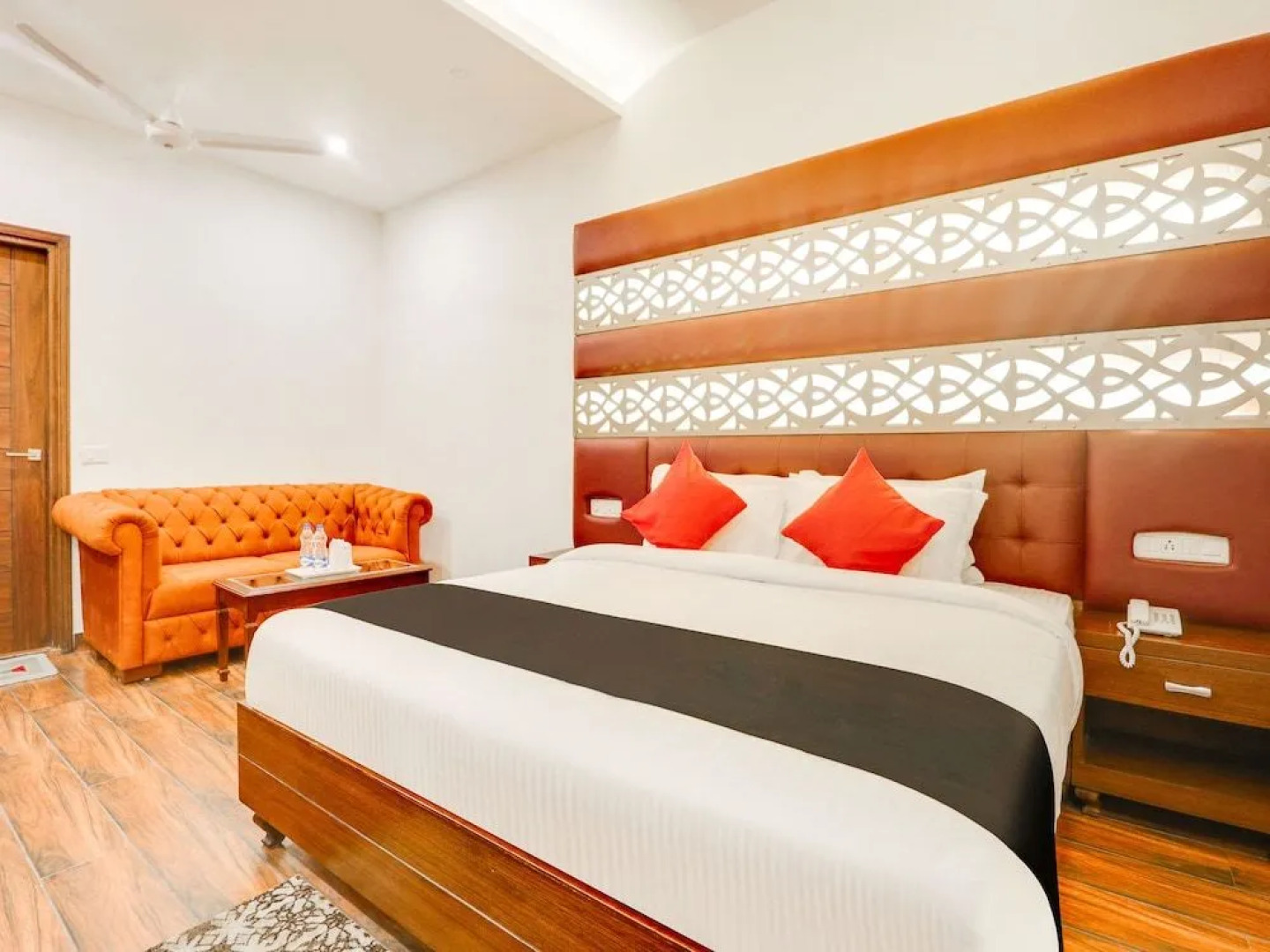 Capital O 44117 Hotel Alphonso