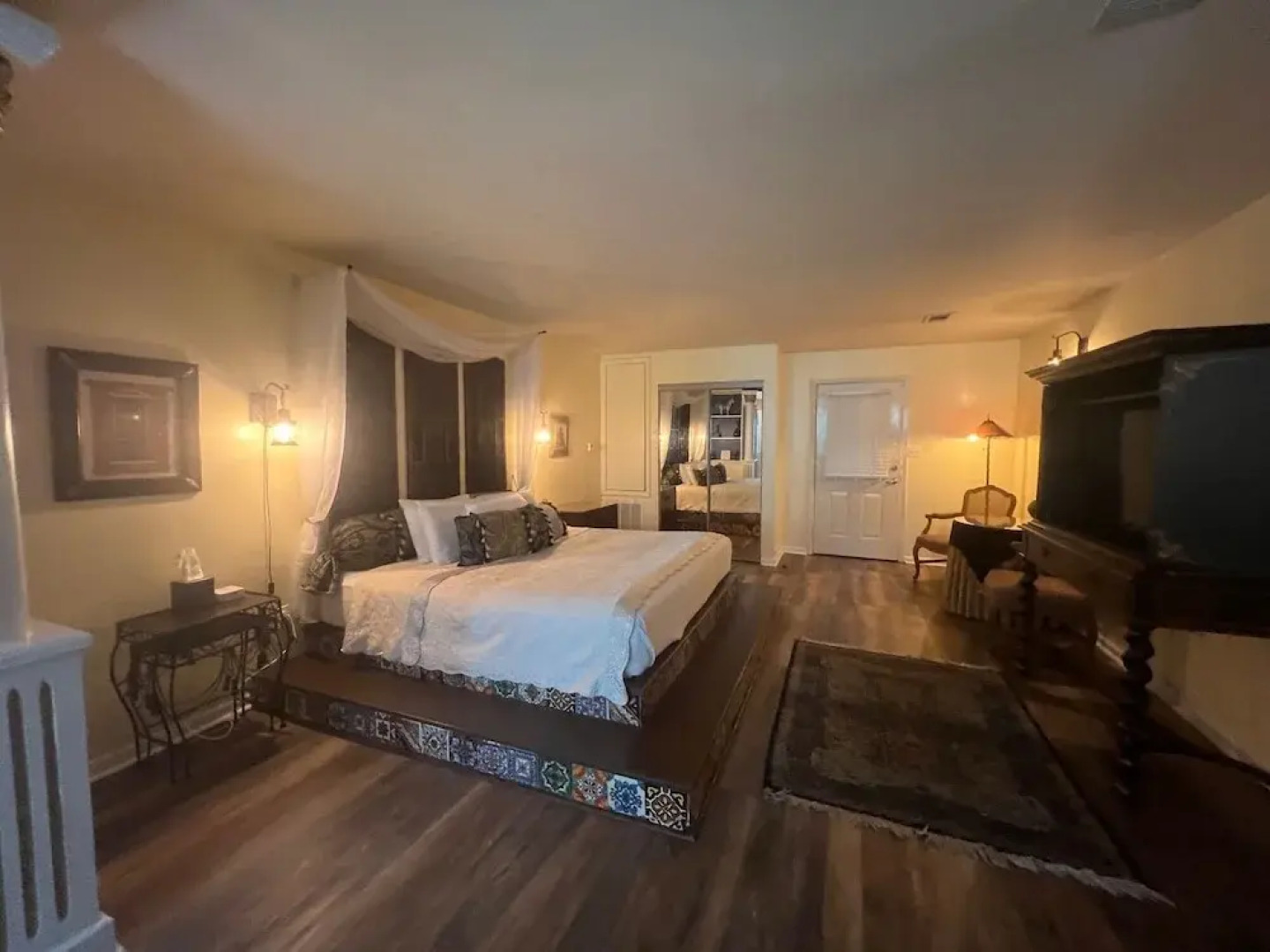 Historic Michabelle Inn