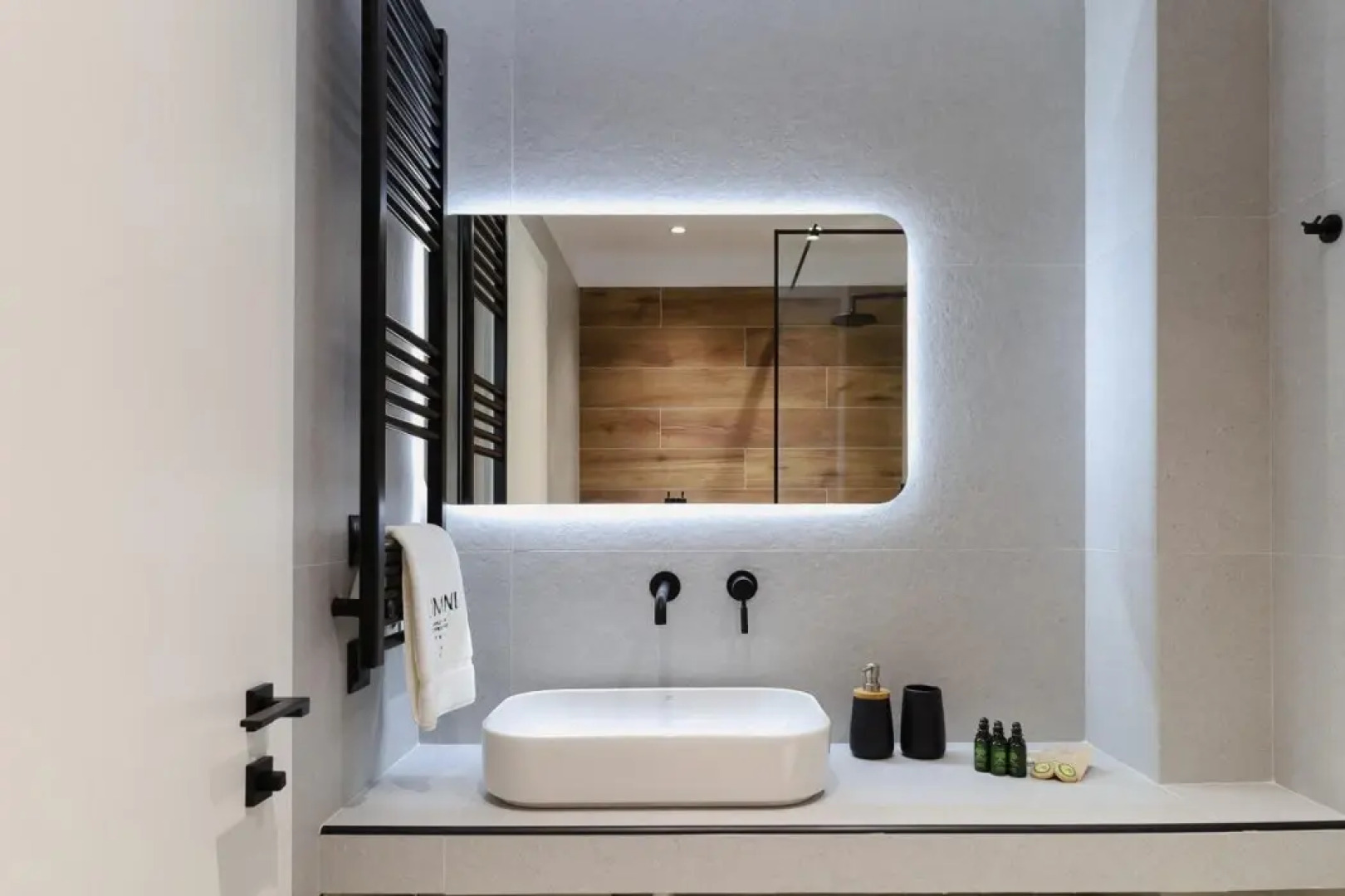 LIMNI Boutique Experience Hotel