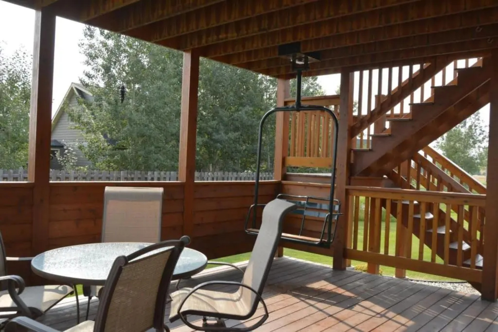 Mountain-view-tee-and-ski